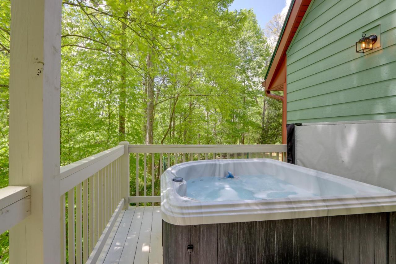 Blue Ridge Getaway With Hot Tub And Seasonal View!别墅 外观 照片